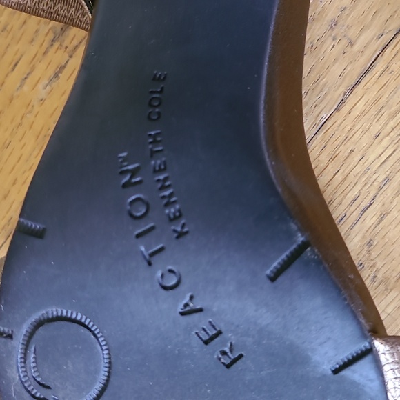 Kenneth Cole Bronze Strappy Heels Sandals 10 - Picture 3 of 4